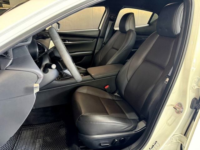 2024 Mazda 3 5D 20S Signature  第5張相片