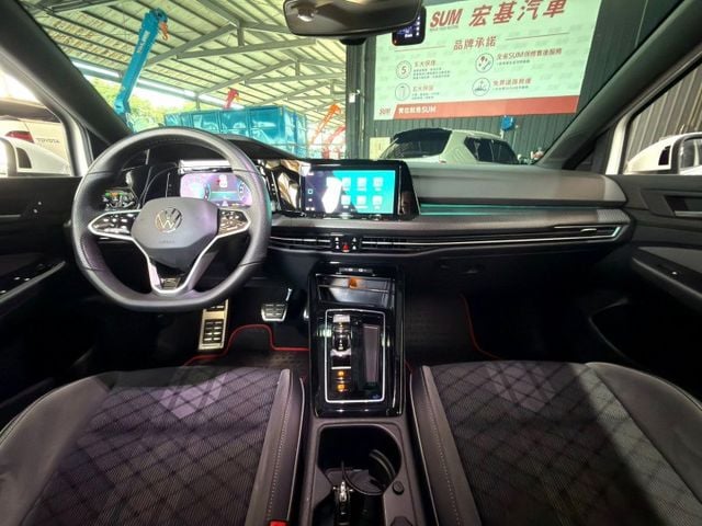 2023 Volkswagen Golf 280 eTSI R-Line  第4張相片