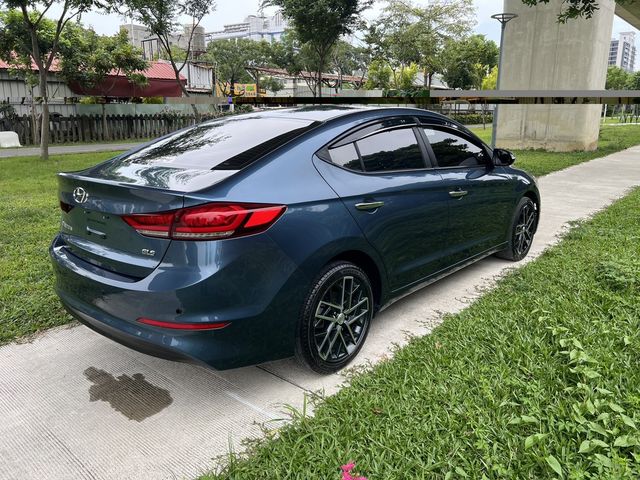 HYUNDAI現代 ELANTRA  第3張相片