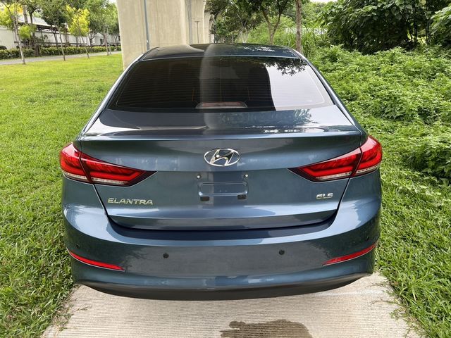 HYUNDAI現代 ELANTRA  第4張相片