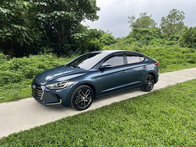 HYUNDAI現代 ELANTRA  第5張相片