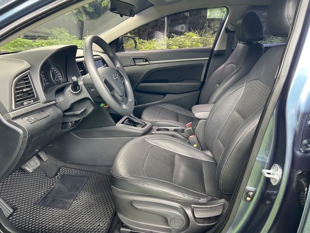 HYUNDAI現代 ELANTRA  第7張相片