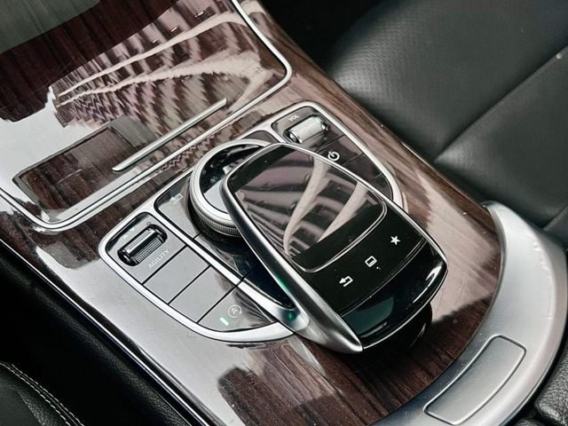 Mercedes-Benz/賓士 C300  第5張相片