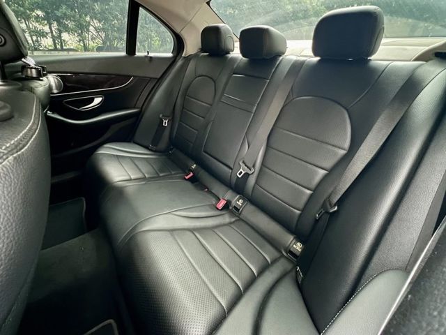 Mercedes-Benz/賓士 C300  第11張相片