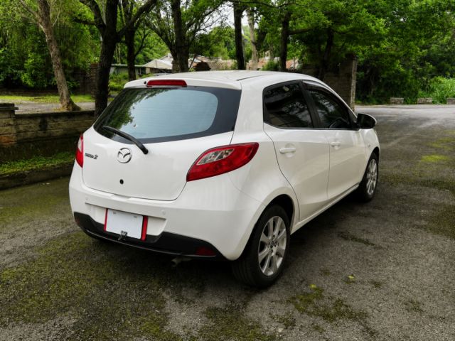 2011年MAZDA2 里程極少/全車漂亮/便宜代步小車~  第10張相片