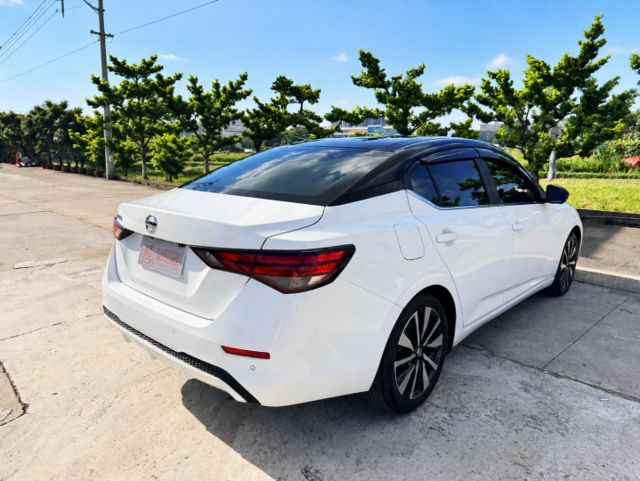 2022年Sentra 1.6尊爵智駕版 CarPlay/盲點/360環景/LED頭燈/一手車原鈑件/原廠保養~全車漂亮  第12張相片
