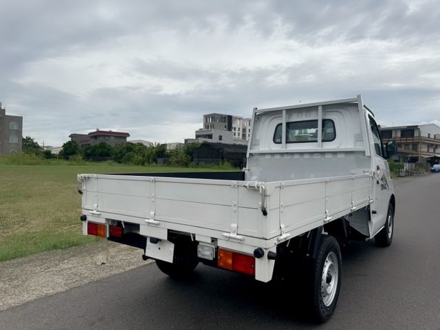 全新車+自排車型+框式木床 原廠新車4年12萬公里保固中 妥善率高~運輸載貨~優質首選  第5張相片