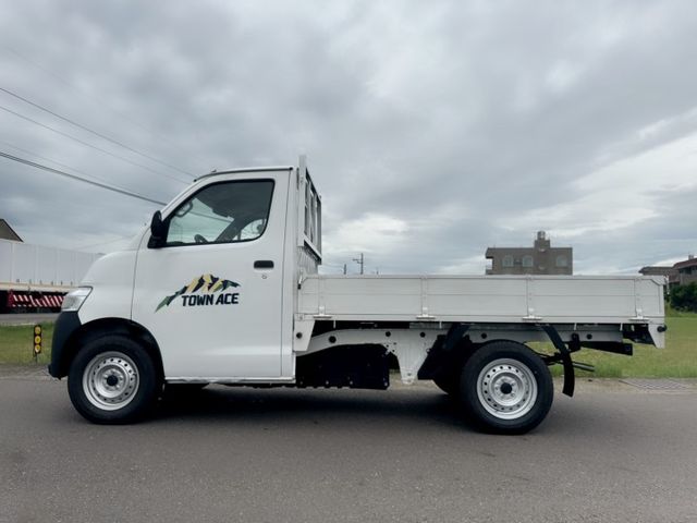 全新車+自排車型+框式木床 原廠新車4年12萬公里保固中 妥善率高~運輸載貨~優質首選  第6張相片