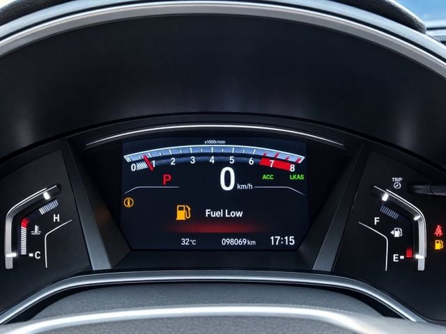 頂規-S版 原廠保養+全車原版件+一手車  1.5L省油省稅 高達23項的主被動安全輔助科技 霸氣風貌所勾勒的前衛流線  第8張相片