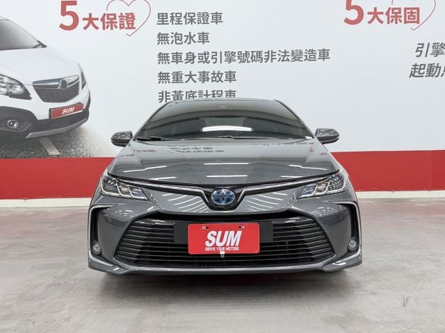 一手認證漂亮車，原鈑件保證，油電尊爵版，實跑6萬公里原廠保養，原廠保固中，可以全額貸款歡迎賞車  第2張相片
