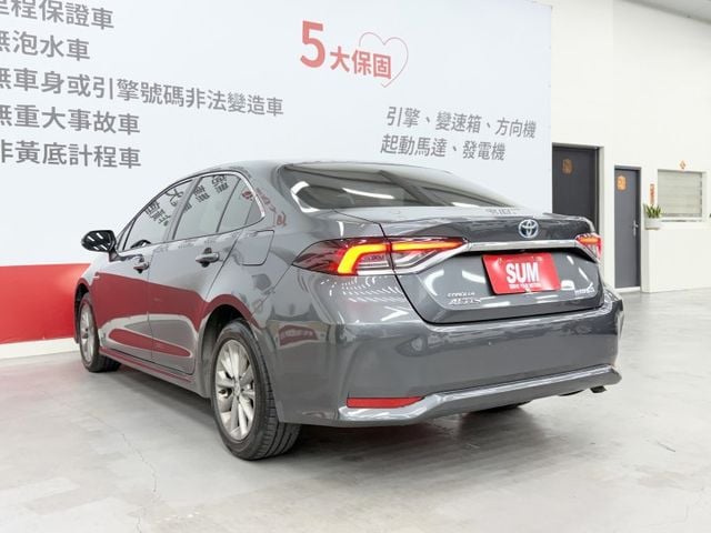 一手認證漂亮車，原鈑件保證，油電尊爵版，實跑6萬公里原廠保養，原廠保固中，可以全額貸款歡迎賞車  第6張相片