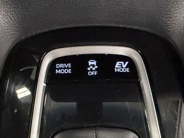 一手認證漂亮車，原鈑件保證，油電尊爵版，實跑6萬公里原廠保養，原廠保固中，可以全額貸款歡迎賞車  第18張相片