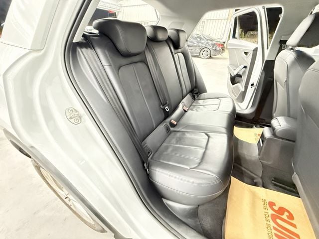 認證漂亮車，全車原鈑件保證，皆在原廠保養，已更換閥體，全車健康無待修，優質輕休旅可以全額貸，歡迎賞車  第16張相片