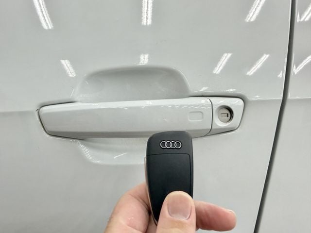 認證漂亮車，全車原鈑件保證，皆在原廠保養，已更換閥體，全車健康無待修，優質輕休旅可以全額貸，歡迎賞車  第19張相片