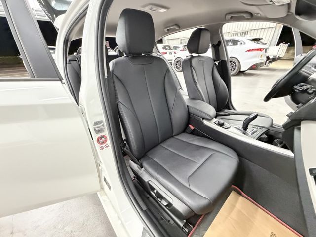 一手認證漂亮車，原鈑件保證，M-SPORT版本，優質小車全程原廠保養，車況健康無待修，可以全額貸歡迎賞車  第8張相片