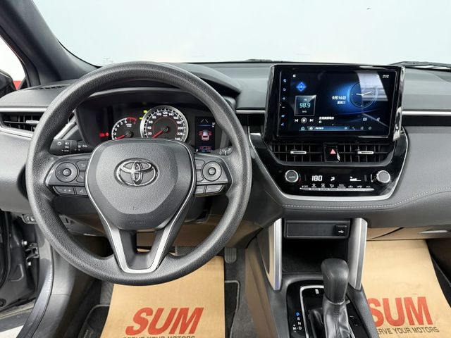 一手認證漂亮車，原鈑件保證，小改款後有電子手煞車、AUTO HOLD，僅實跑3萬多公里，可以全額貸，歡迎賞車  第10張相片