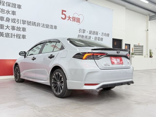 一手認證漂亮車，原鈑件保證，市場不多的汽油 GR 版本，僅實跑3萬公里，原廠保養，內外如新可以全額貸，歡迎賞車  第6張相片