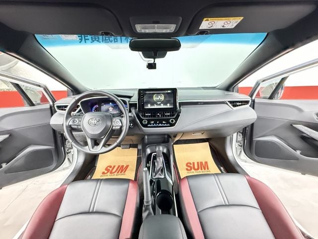 一手認證漂亮車，原鈑件保證，市場不多的汽油 GR 版本，僅實跑3萬公里，原廠保養，內外如新可以全額貸，歡迎賞車  第9張相片