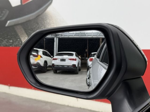 一手認證漂亮車，原鈑件保證，市場不多的汽油 GR 版本，僅實跑3萬公里，原廠保養，內外如新可以全額貸，歡迎賞車  第15張相片