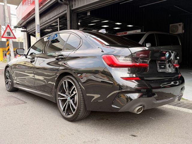 ⭕️原鈑件⭕️M SPORT⭕️5AT⭕️四傳⭕️雙前電動椅⭕️盲點⭕️天窗⭕️IKey摸門⭕️氣氛燈⭕️LED感應頭燈  第6張相片