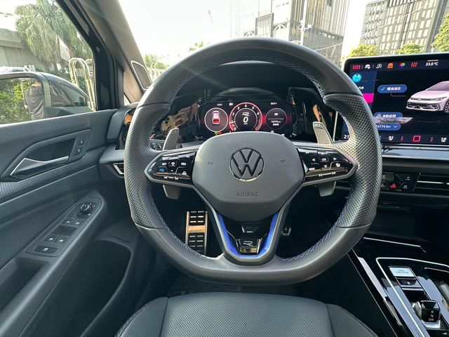 VOLKSWAGEN福斯 GOLF R  第8張相片