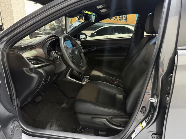 TOYOTA豐田 YARIS  第2張相片