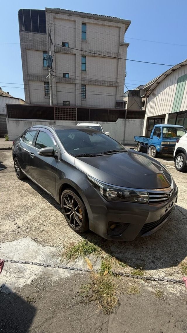 TOYOTA豐田 ALTIS  第2張相片