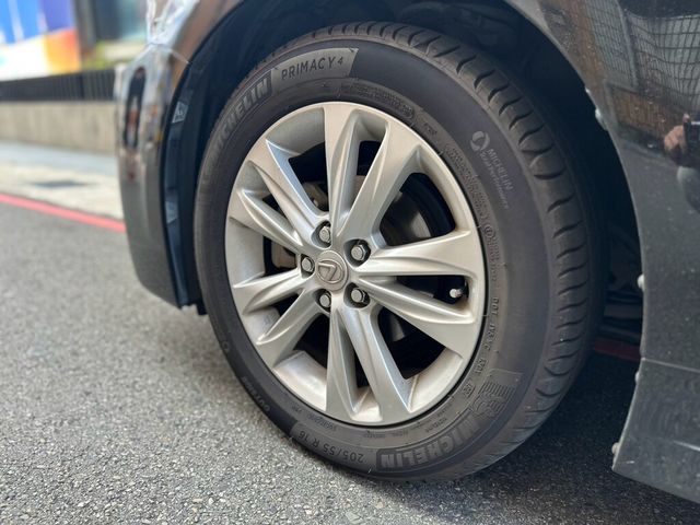LEXUS凌志 CT200H  第2張相片