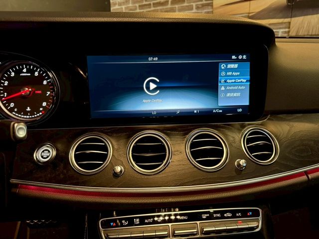 M-BENZ賓士 E300  第14張相片