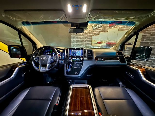 TOYOTA豐田 GRANVIA  第7張相片