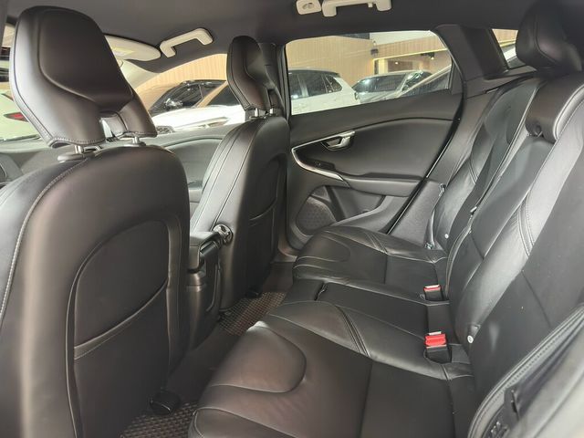 VOLVO富豪 V40  第6張相片