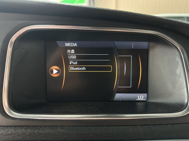 VOLVO富豪 V40  第9張相片