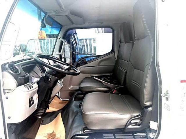 MITSUBISHI三菱 CANTER  第4張相片