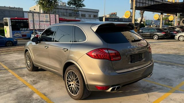 PORSCHE保時捷 CAYENNE  第2張相片