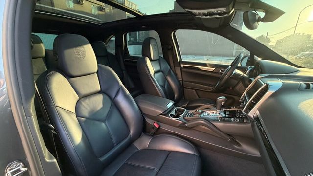 PORSCHE保時捷 CAYENNE  第3張相片