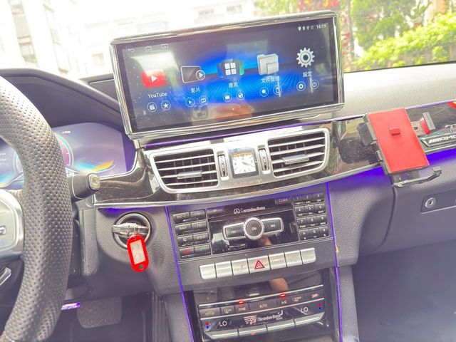 M-BENZ賓士 E200  第7張相片
