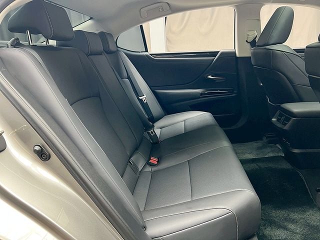 LEXUS凌志 ES200  第14張相片
