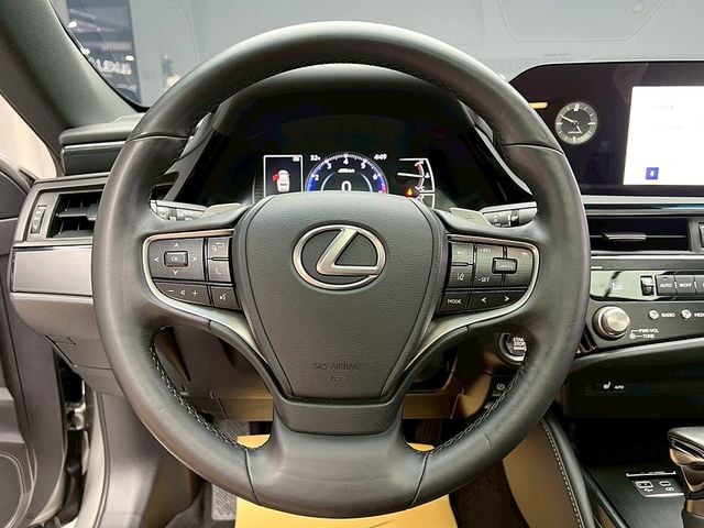 LEXUS凌志 ES200  第15張相片