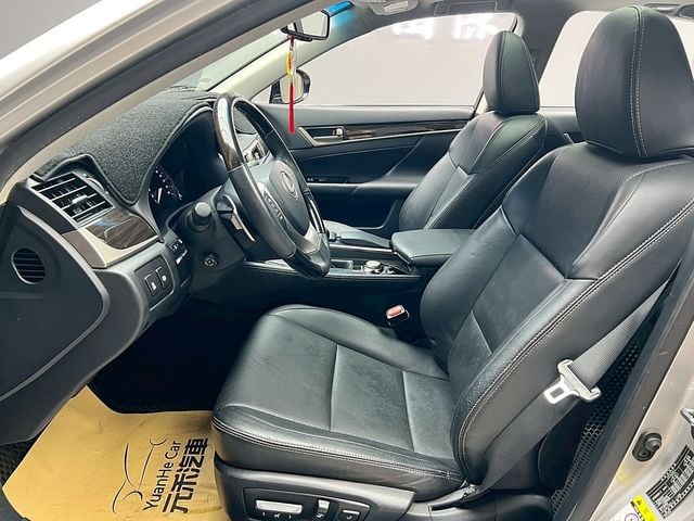 LEXUS凌志 GS300H  第11張相片