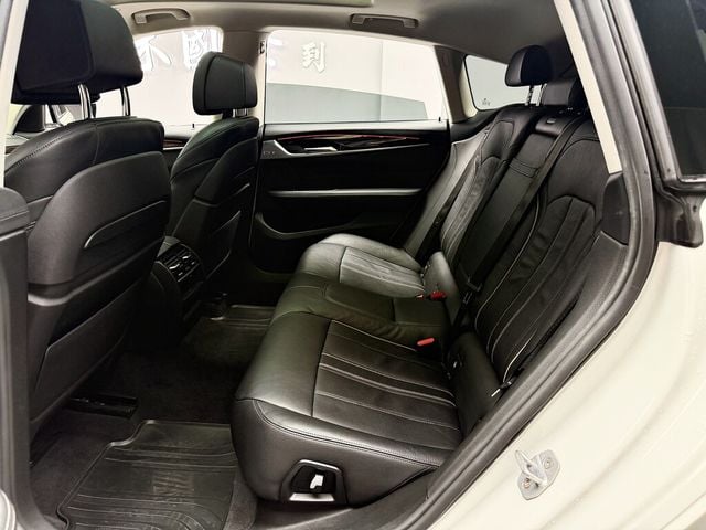 BMW寶馬 630I GT  第13張相片