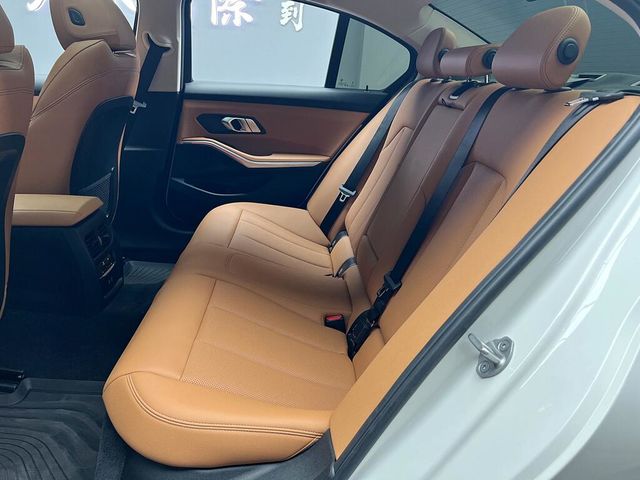 BMW寶馬 320I  第13張相片