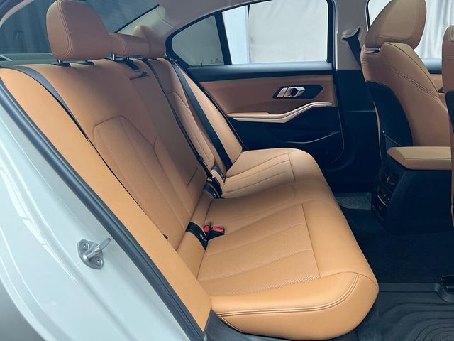 BMW寶馬 320I  第14張相片