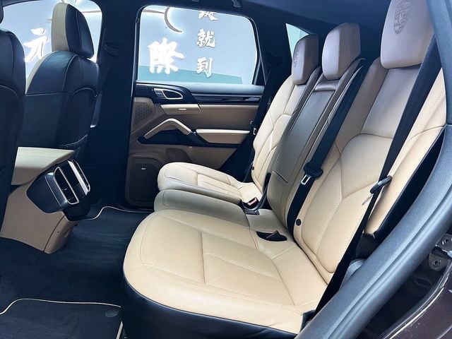 PORSCHE保時捷 CAYENNE  第13張相片