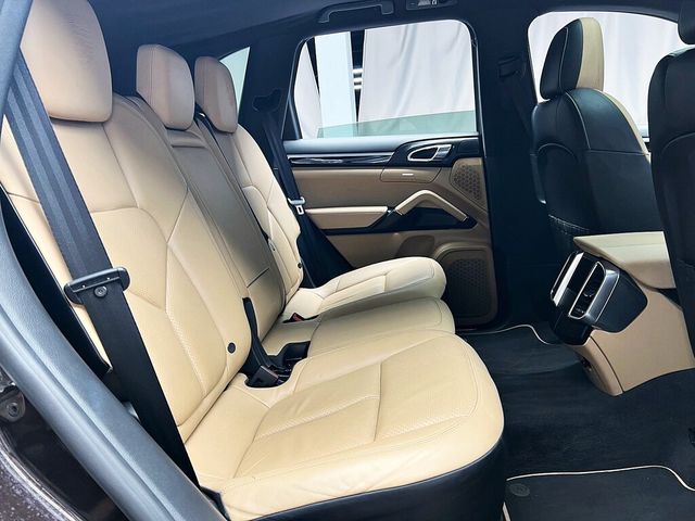 PORSCHE保時捷 CAYENNE  第14張相片