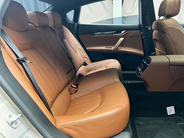MASERATI瑪莎拉蒂 QUATTROPORTE  第14張相片