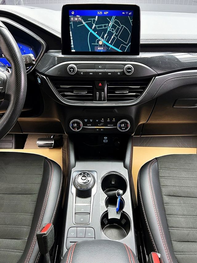 FORD福特 KUGA  第16張相片