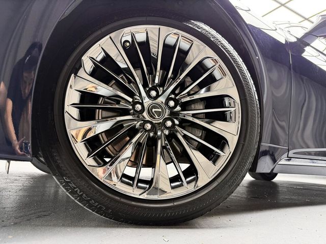 LEXUS凌志 LS500H  第8張相片