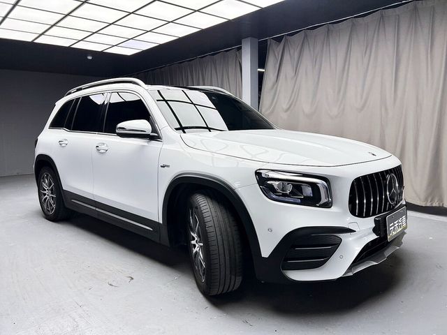 M-BENZ賓士 GLB35 AMG  第3張相片