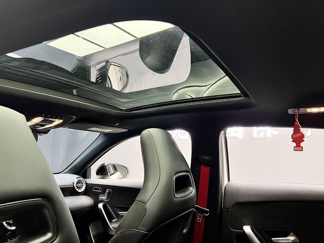 M-BENZ賓士 A45 AMG  第9張相片