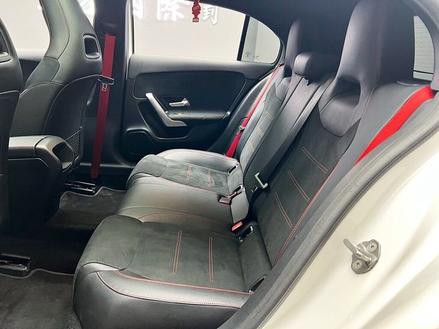 M-BENZ賓士 A45 AMG  第13張相片